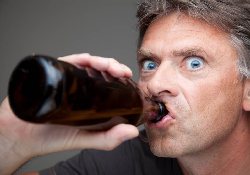 Зависит ли алкоголизм от цвета глаз